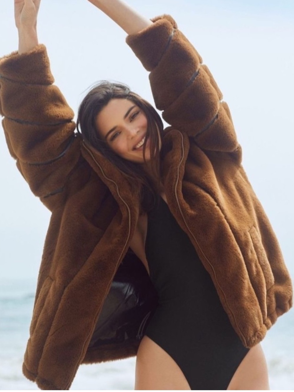 ALO Yoga Knockout Faux Fur Hooded Oversized  Jacket Chocolate Brown size medium - Picture 4 of 15